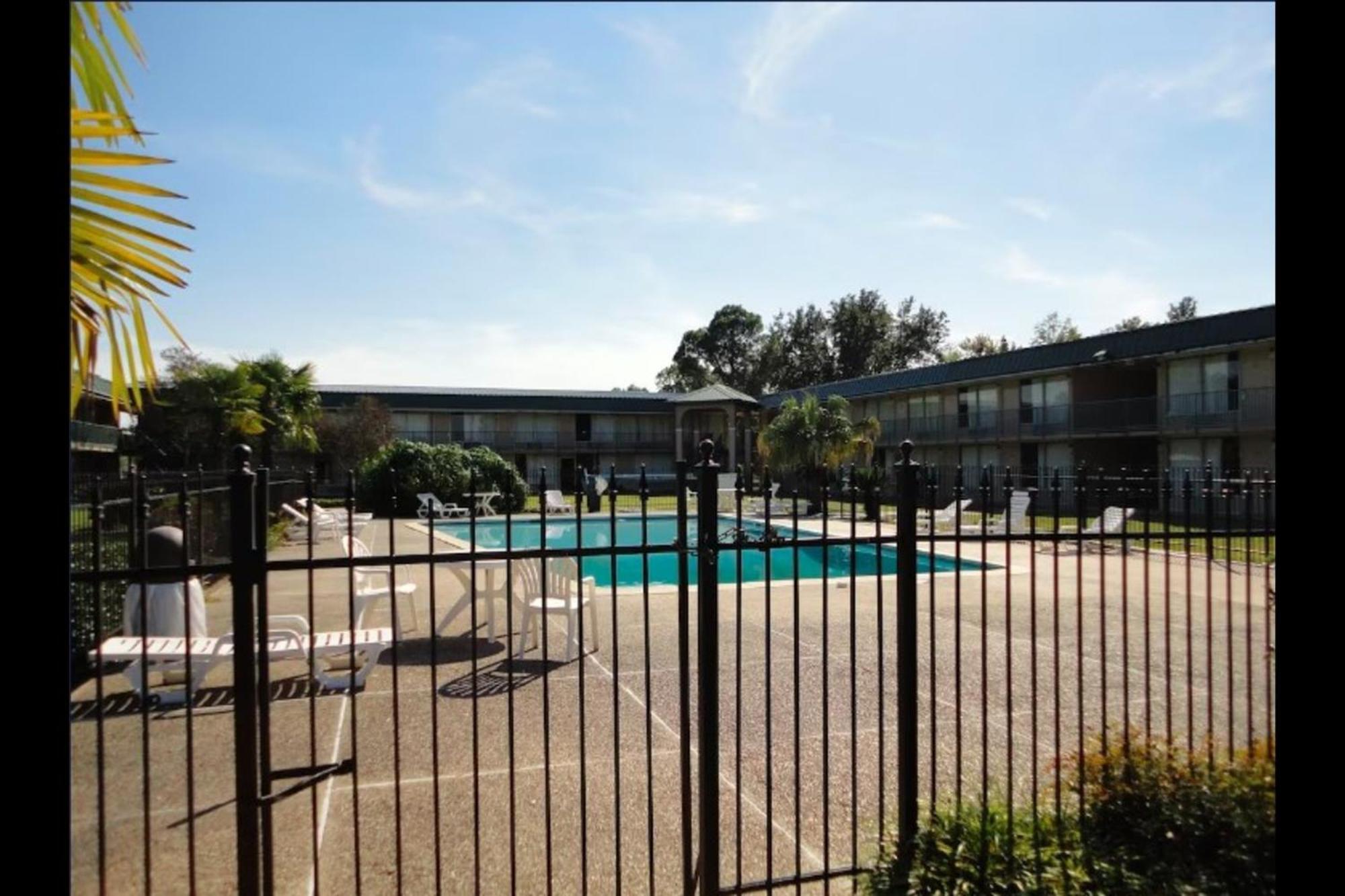 Oyo Hotel Audubon Baton Rouge Port Allen I-10 Exterior photo